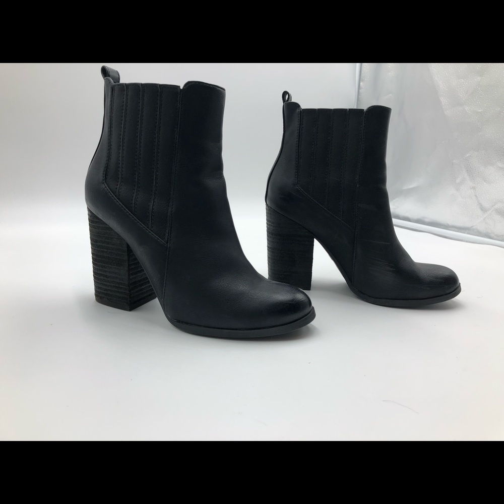 Black bootie